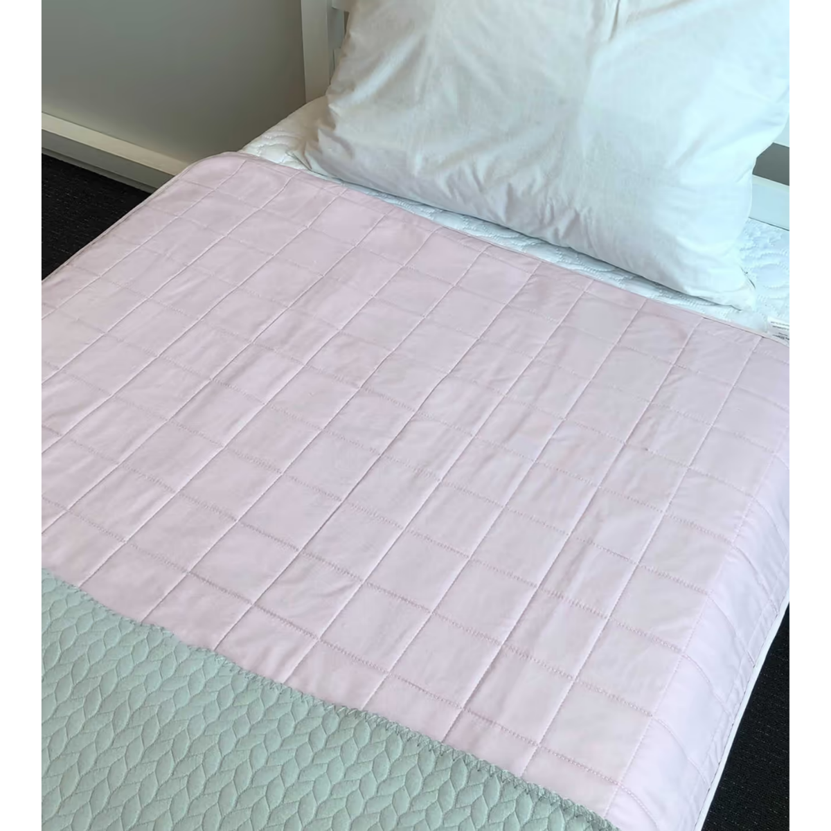 Waterproof Bed Pad protector - 2 litre absorbency