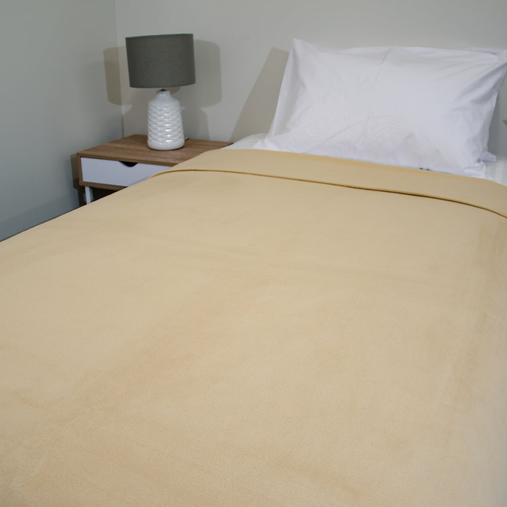 Cosy camel fleece blanket