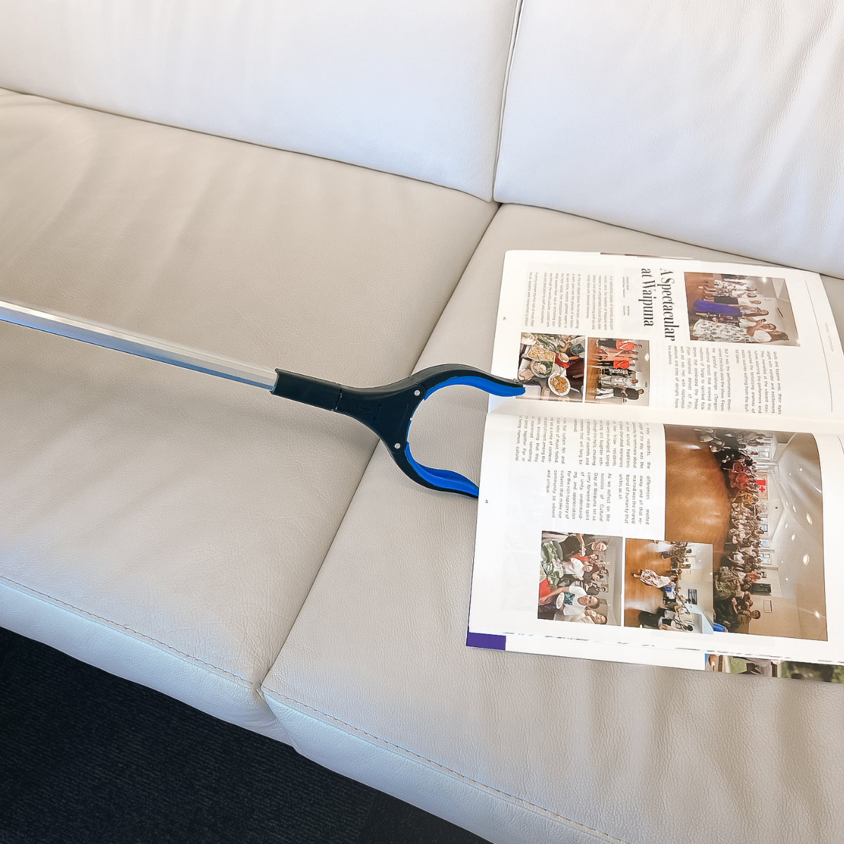 Foldable helping hand reacher