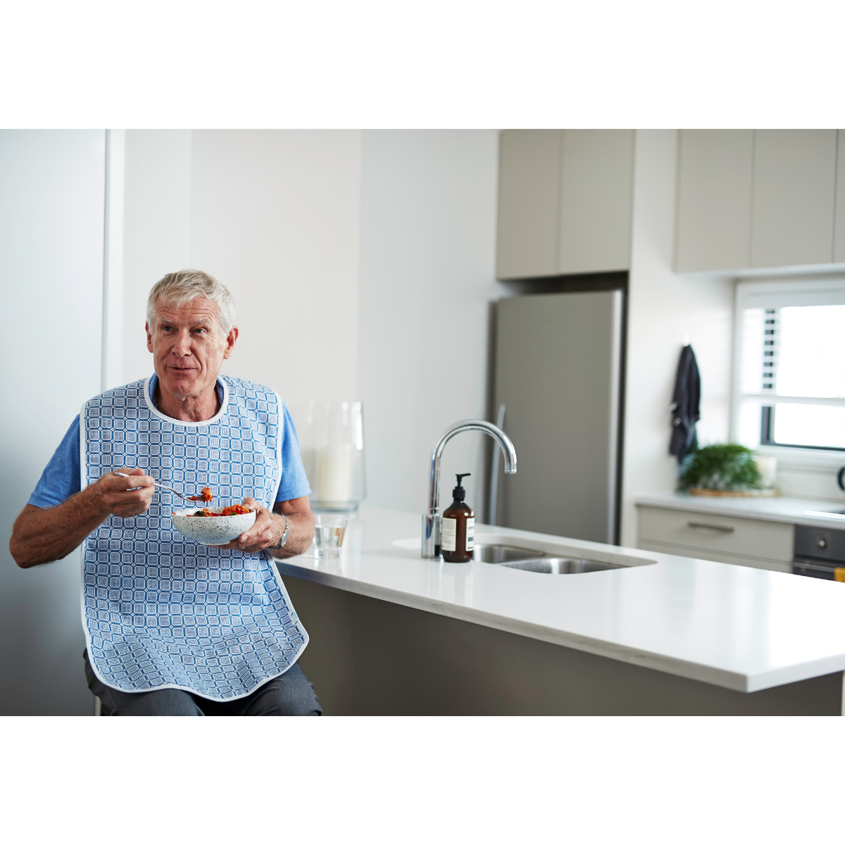 Adult waterproof feeding bib - large