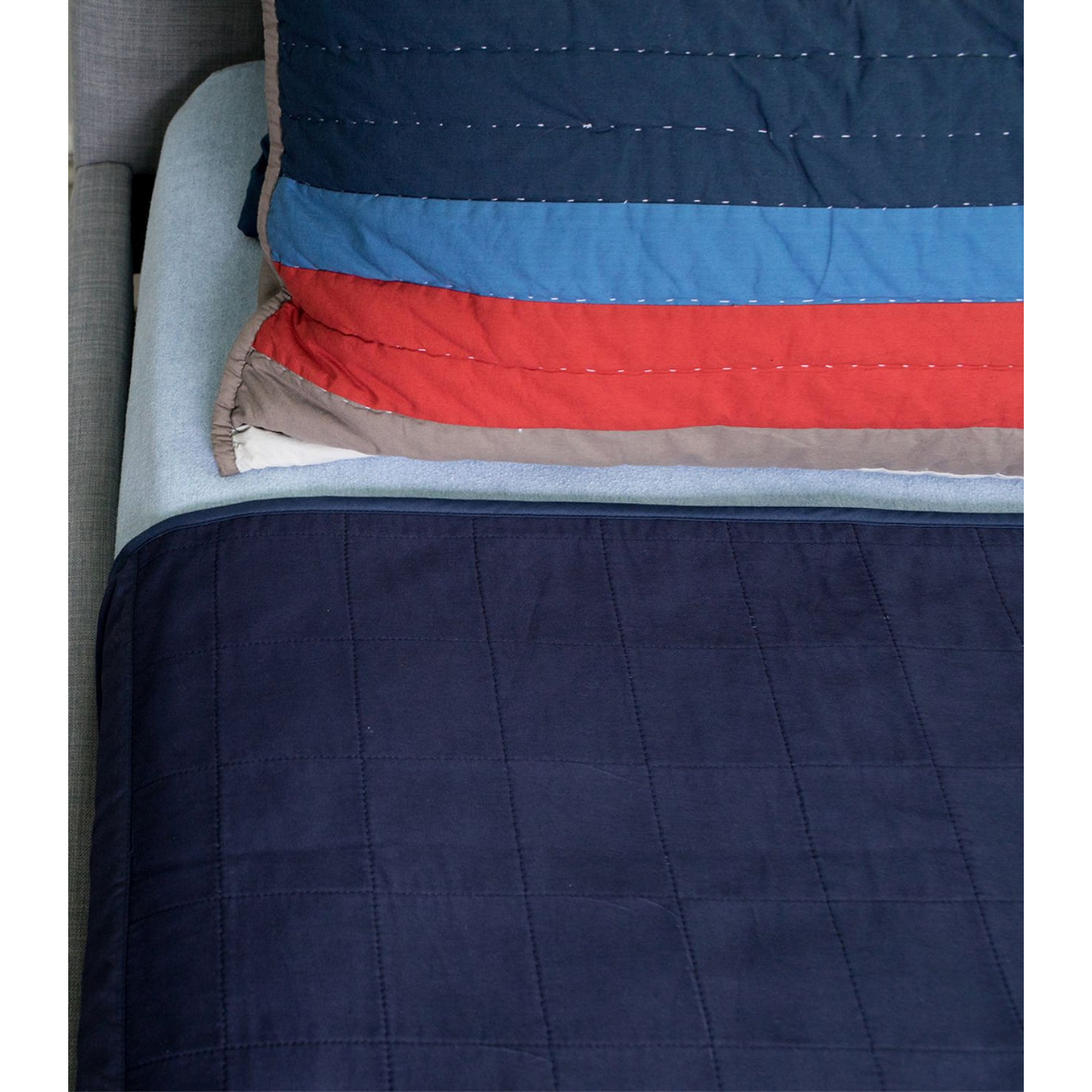 Queen Brolly Sheets bed pad with wings - 2000 ml absorbency